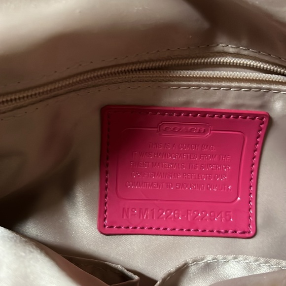 Coach shoulder/crossbody tan signature print bag with pink detail - Picture 7 of 8